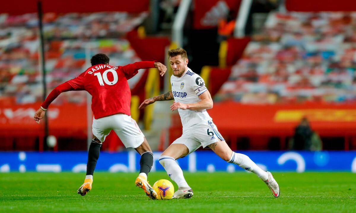 开云体育官网入口-赛前成都蓉城备战欧联；主帅复盘细节曝光；气氛紧张；身体对抗强度拉满的简单介绍