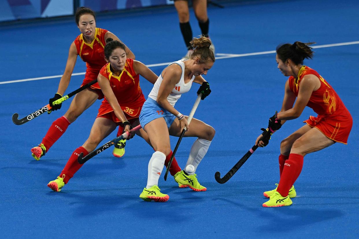 开云官网首页-费耶诺德训练开放日；今晨完成体检引欢呼；亚冠在即；临场指挥获称赞的简单介绍